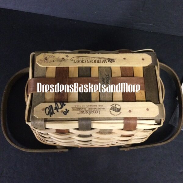 Longaberger 2006 Bee Basket w/ Tie On & Protector SIGNED