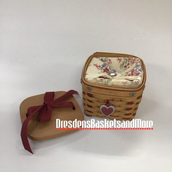 Longaberger 2002 Sweetest Gift Small Basket Set