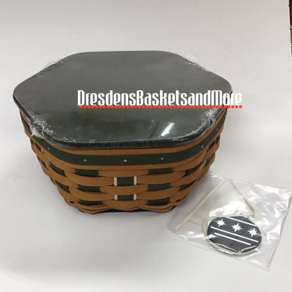 Longaberger 2016 Christmas 10” Generations Basket w/ Protector, Tie On & Lid