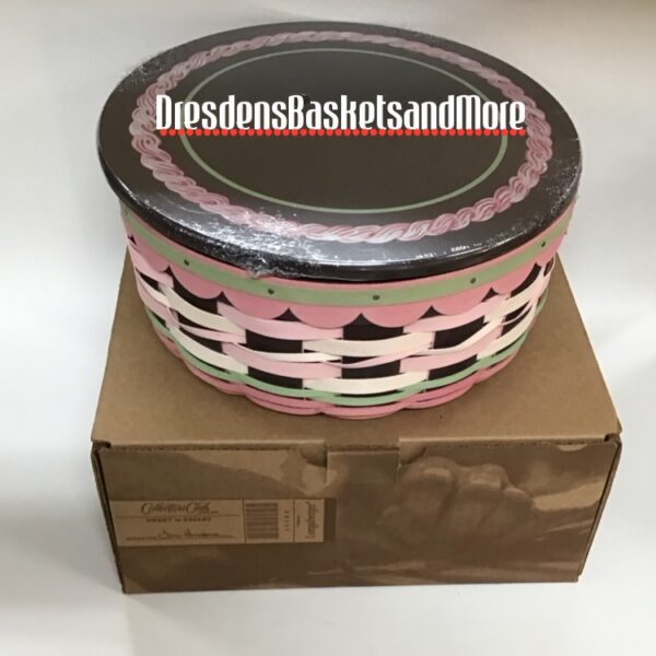 Longaberger 2012 Collectors Club Sweet 16 Basket w/ Protector & Woodcrafts Lid